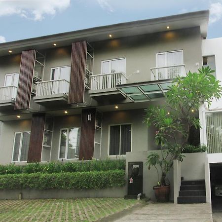 Omah Dasar Hotel Jakarta Exterior foto